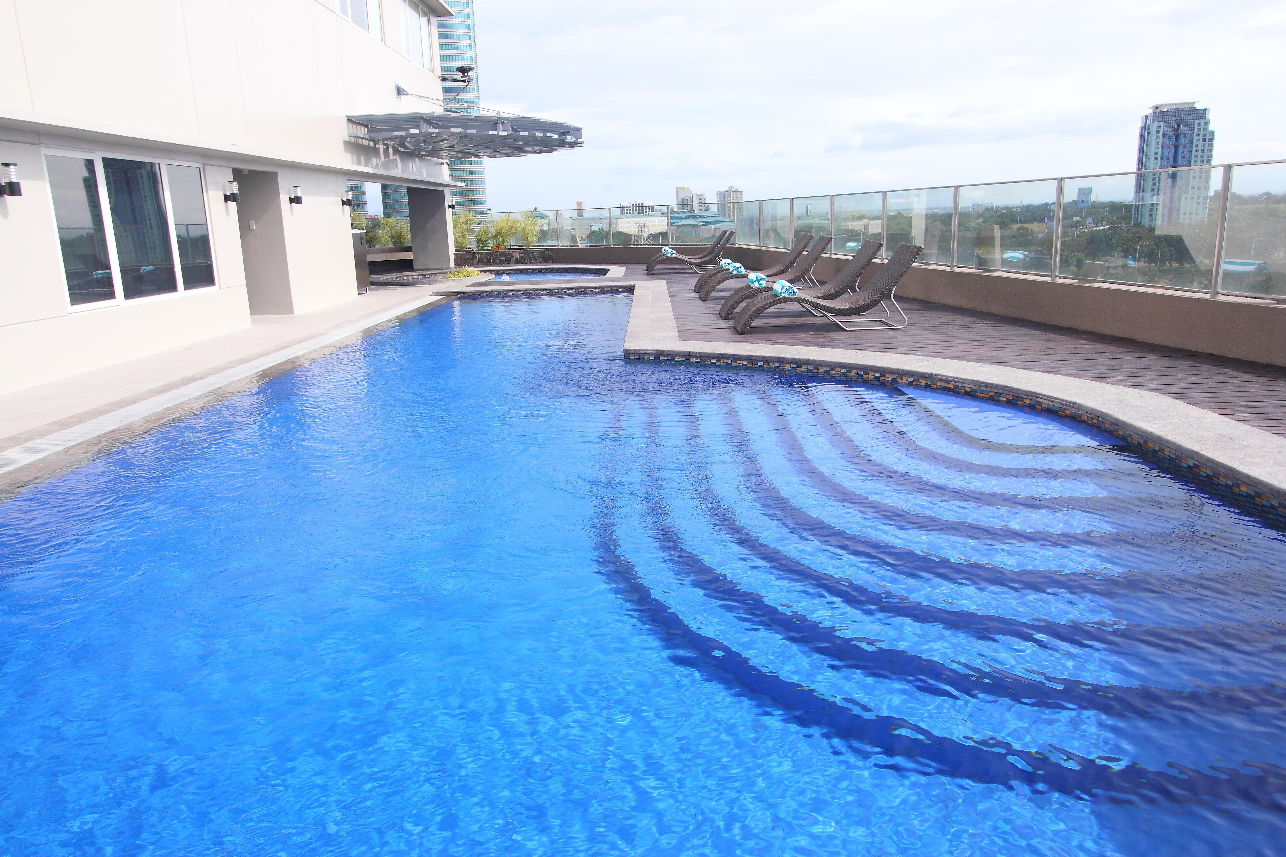 Acacia Hotel Manila Muntinlupa City Экстерьер фото