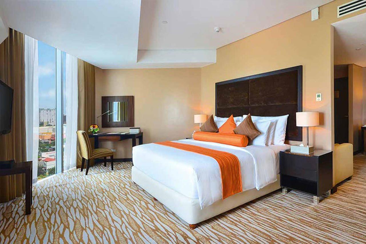 Acacia Hotel Manila Muntinlupa City Экстерьер фото