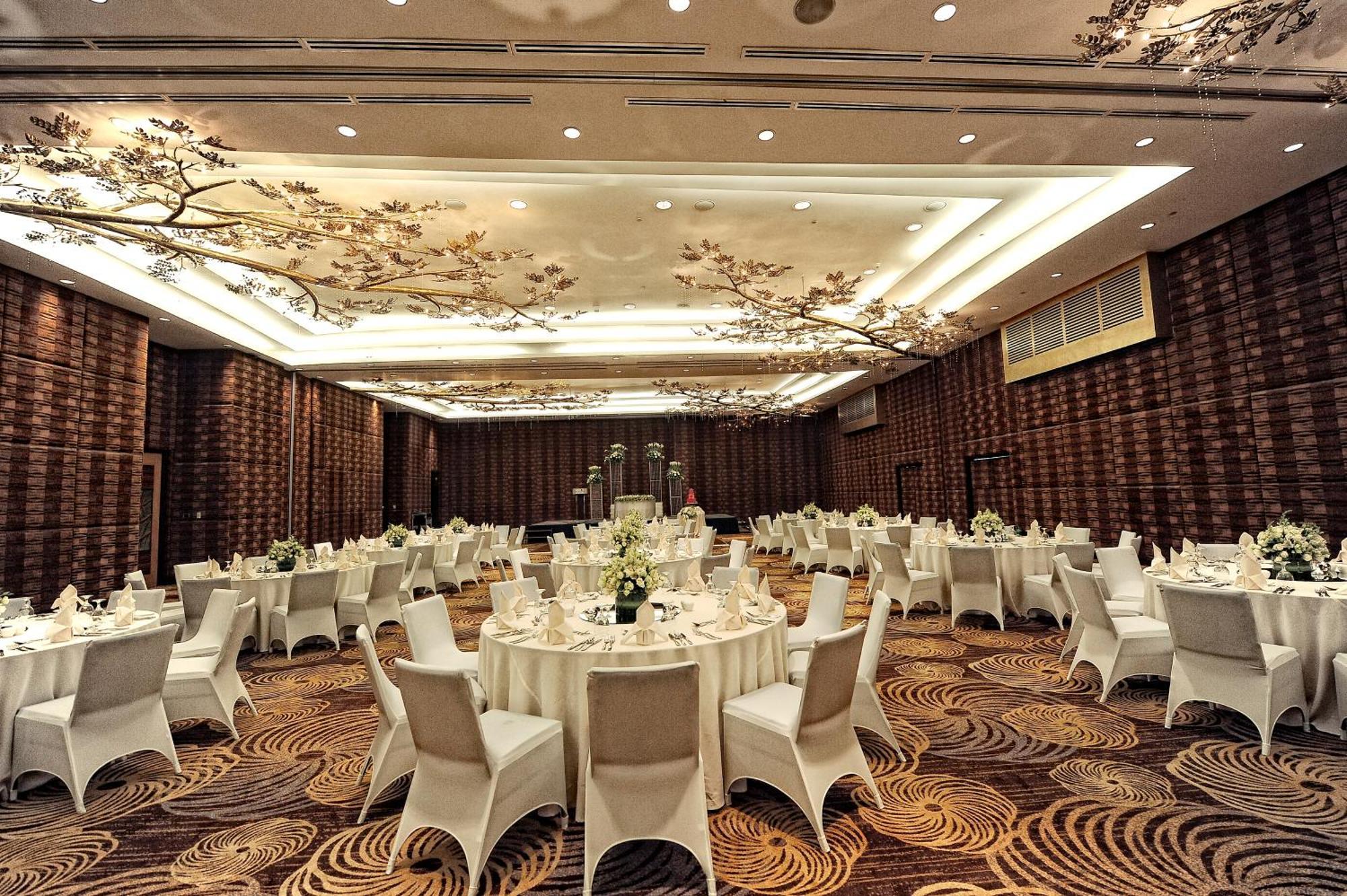 Acacia Hotel Manila Muntinlupa City Экстерьер фото