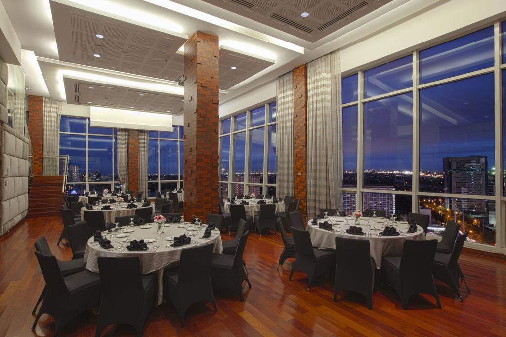 Acacia Hotel Manila Muntinlupa City Экстерьер фото