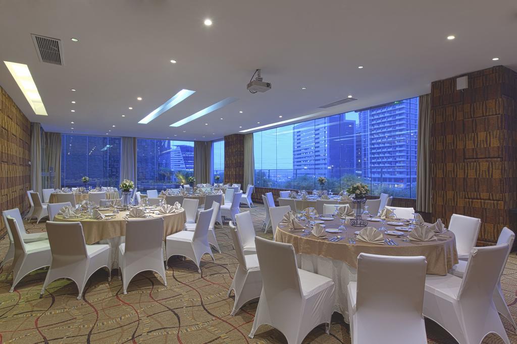Acacia Hotel Manila Muntinlupa City Экстерьер фото