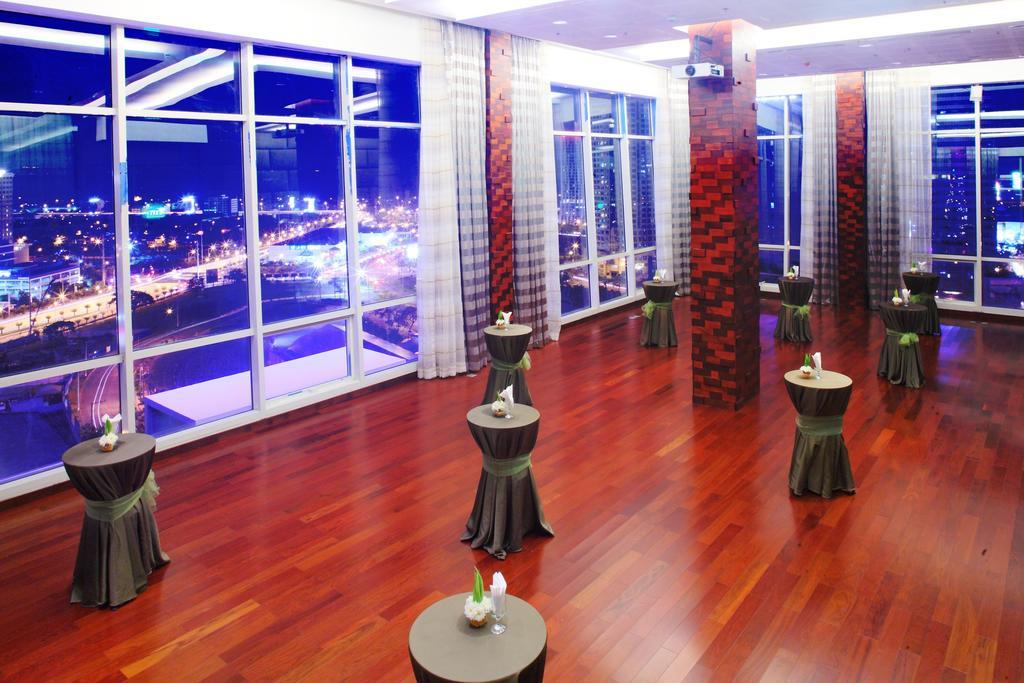 Acacia Hotel Manila Muntinlupa City Экстерьер фото